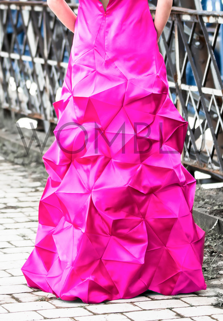 Netzwerk  | Abendkleid aus Seide - Rockteil mit dreidimensionalen Formen aus unzähligen Dreiecken