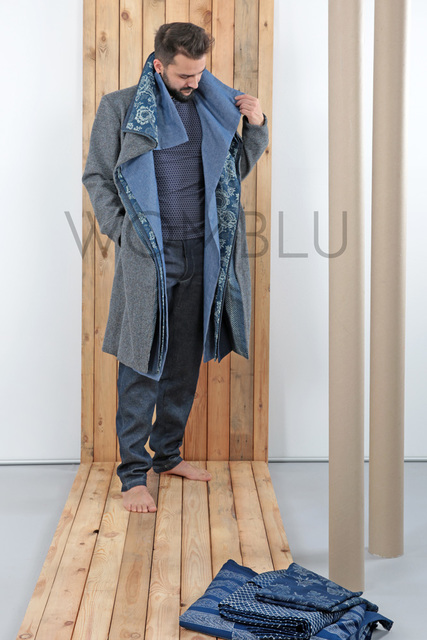 Indigo-Mantel aus Harris Tweed (100% Wolle)-überlappende Breitrevers: Leinen und handbedruckte BW