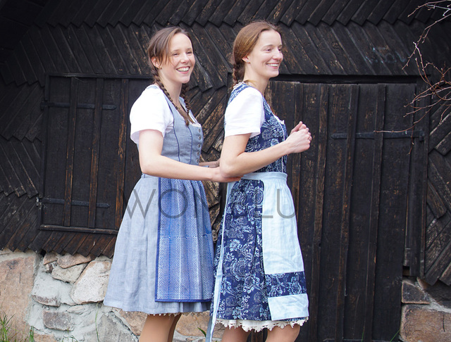 INDIGO_Tradition  Dirndl No.4 (100% Leinen, Schürze im Punkte-Muster) & No.1 (Blumen-Muster)